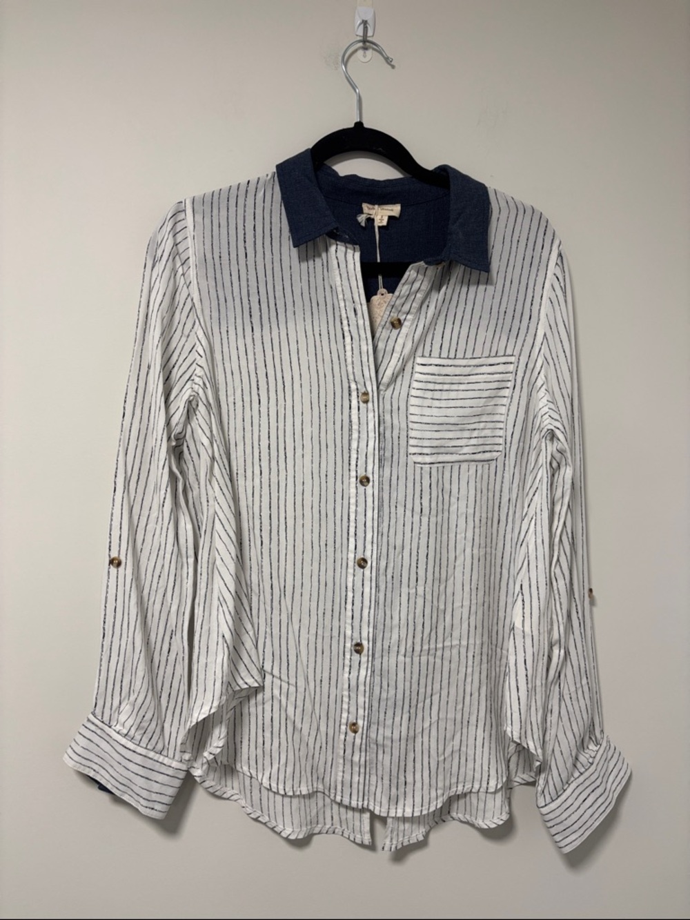 NWT Hem & Thread White Stripe Button-Down Shirt with Navy Collar and tied back